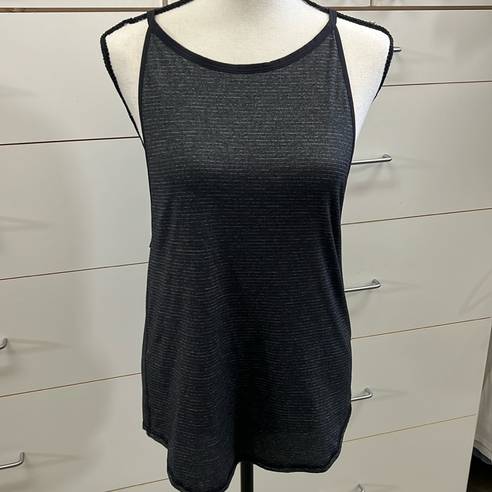 Lululemon size 6 tank